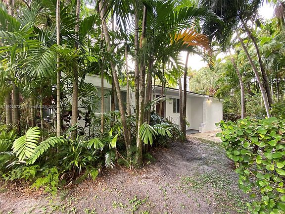 2nd image of 350 Hibiscus Dr