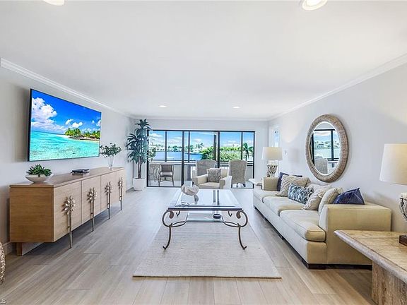 4th image of 3430 Gulf Shore BLVD N #2E