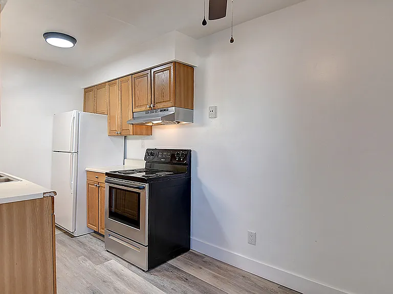 1077 Frederick Drive — Photo 39