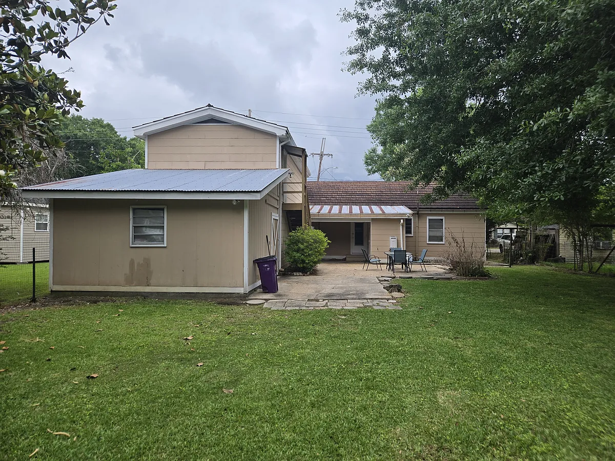 Building Photo - 400 Tiger Dr
