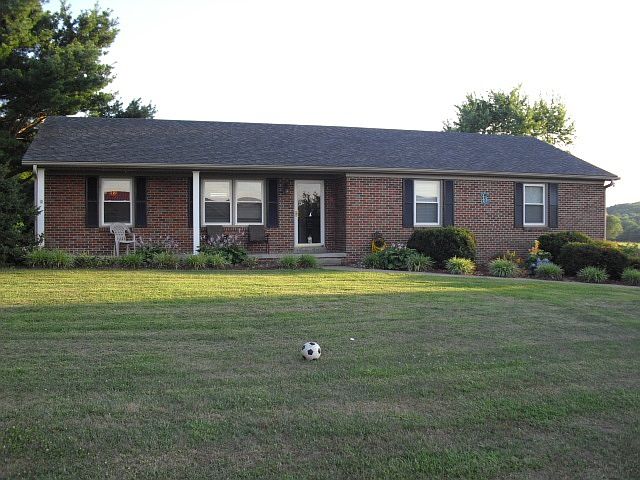 1st image of 143 Thoroughbred Ln