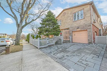 85-18 212nd Street SINGLE-FAMIL