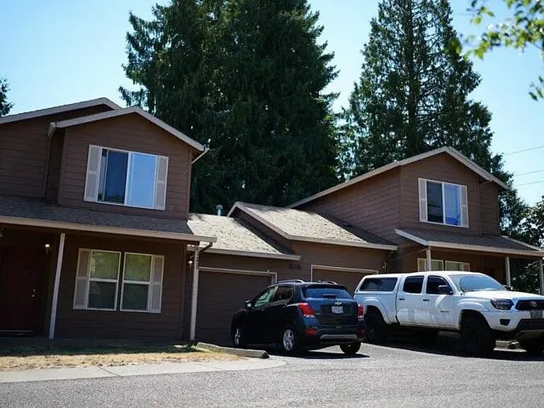 18312 SE Abernethy Ln #B — Photo 2