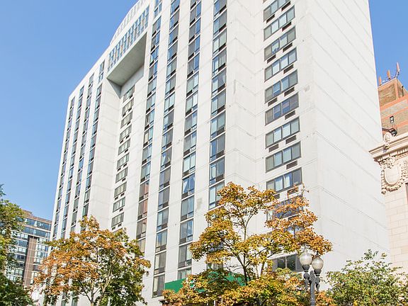 2nd image of 1221 N Dearborn Pkwy #210N