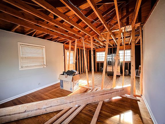 2nd image of 141 Hopkins St