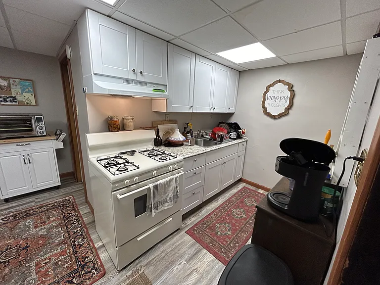 23 N Poplar St #101 — Photo 9