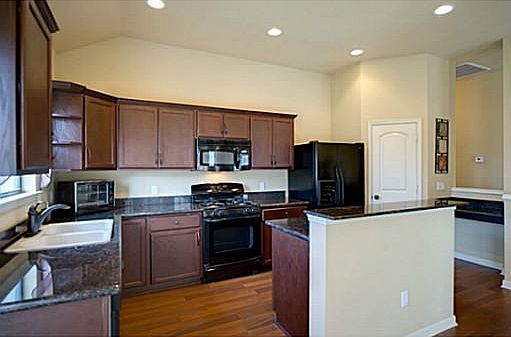 4th image of 15536 Creek Mdw
