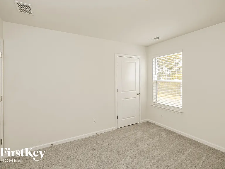 196 Greenwich Dr — Photo 12