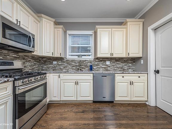 5th image of 3015 N Oak Park Ave