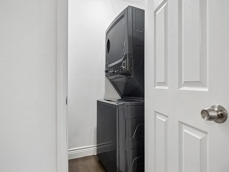 5102 Academy — Photo 31