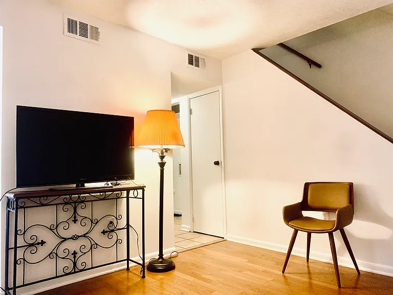 107110 Egmont Rd #21 — Photo 2