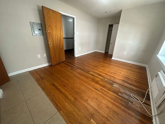3rd image of 3412 Spring Garden St APT A32