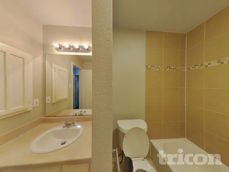 708 Wedgegate Dr — Photo 15