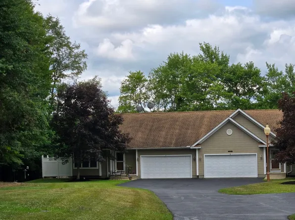 13631-13633 Fisher Rd, Burton, OH 44021