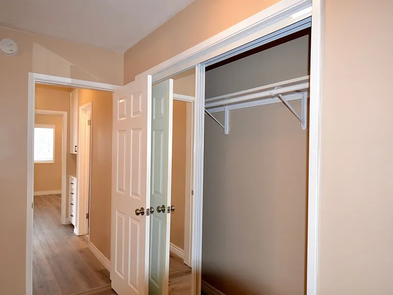 North Park 2 Bed 2 Bath Apartment! Includes 1 Car Garage + 1 Parking Space + Complimentary Washer... — Photo 14