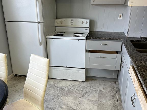 2nd image of 9735 Joseph Campau St APT 3
