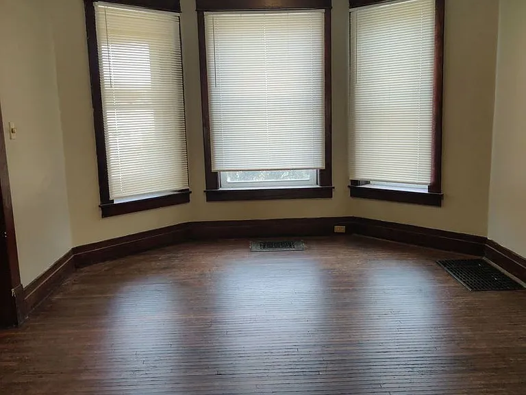 801 E Main St — Photo 2