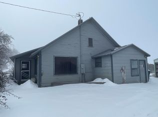 8234 Spring Lake Rd, Klamath Falls, OR 97603