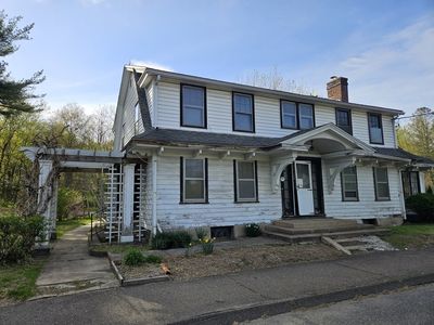 461 Northampton St, Holyoke, MA, 01040