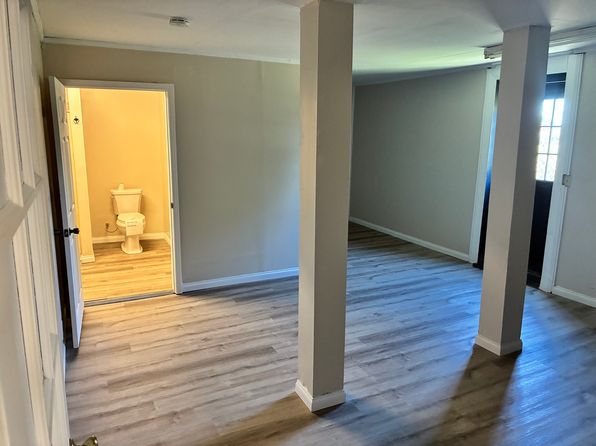 138 College St #138