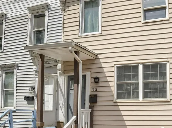1212 Derry St, Harrisburg, PA 17104