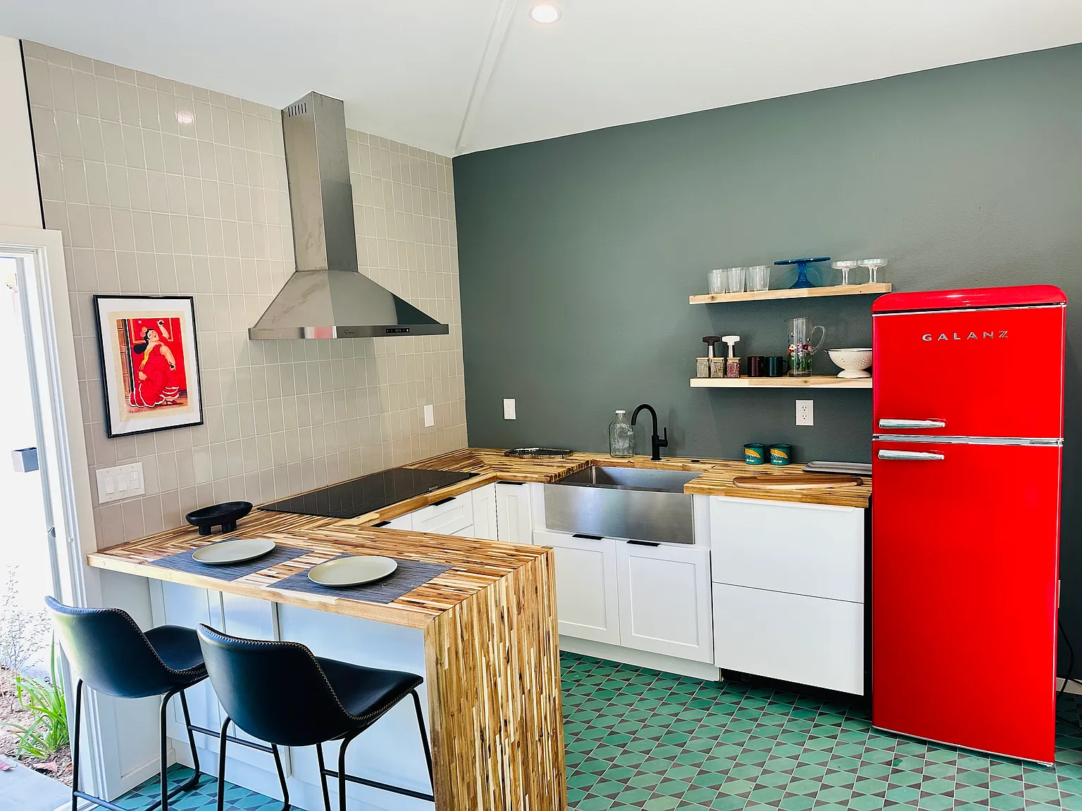 1 bed, 400 sqft, $2,600 — Photo 1