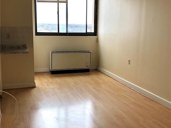 4th image of 60 Strawberry Hill Ave Unit 1215