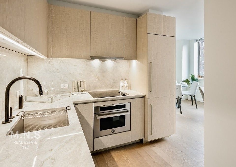 1st image of 250 W 19th St APT 3J
