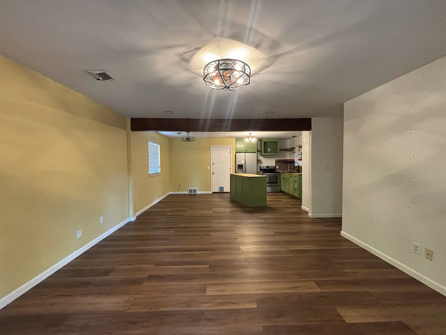 3 bed, 1233 sqft, $1,500 — Photo 4
