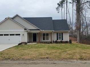 185 Maple Dr, Erwin, NC 28339