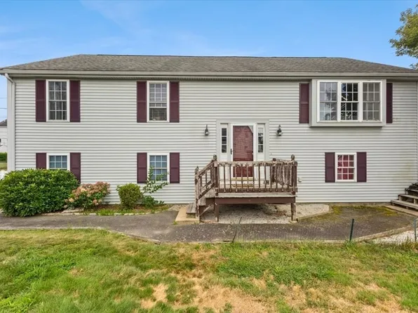 33 Woodstock St, Fall River, MA 02724