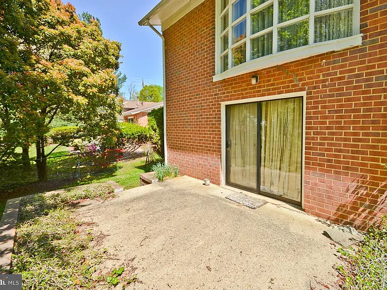 100 Mel Mara Dr — Photo 24