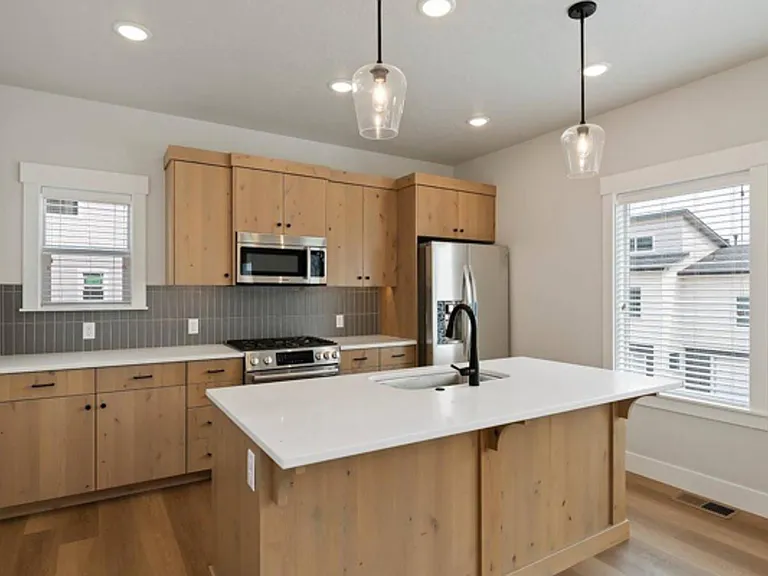Bradbury Luxury Townhomes — Photo 10