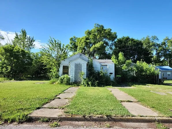 419 E Market St, Greenville, MI 48838