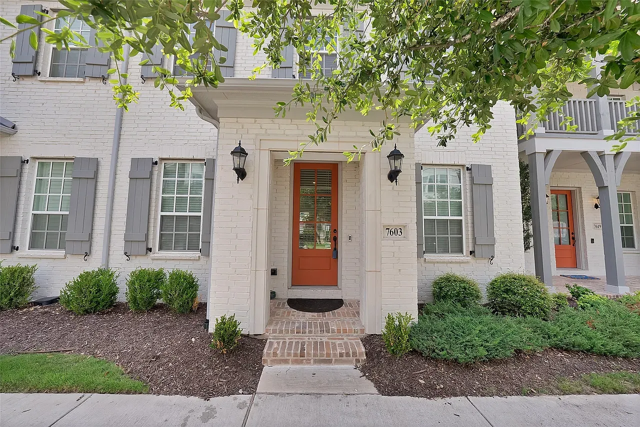 3 bed, 2033 sqft, $3,000 — Photo 1