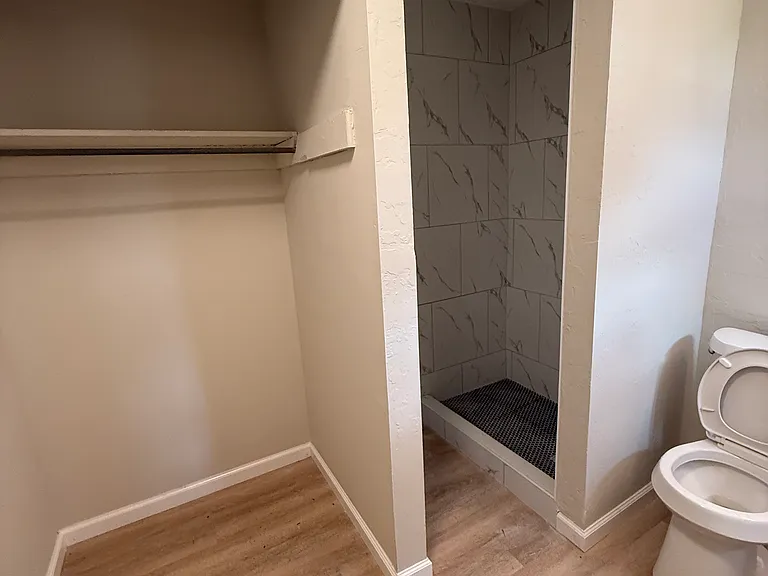 2011 NW Hoover Ave #2009-2 — Photo 6