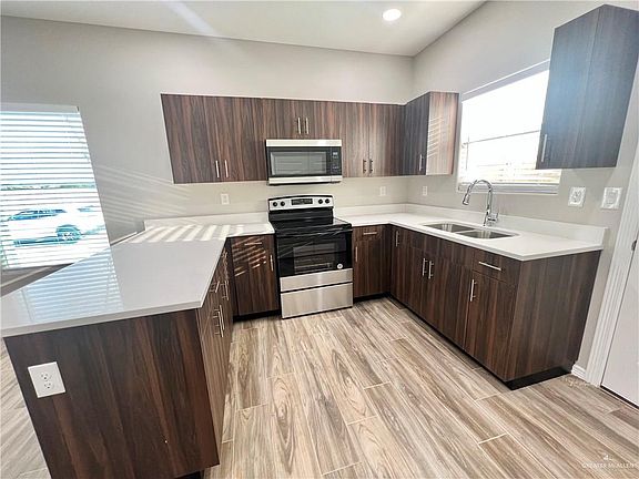 5th image of 4213 La Vista Ave #1
