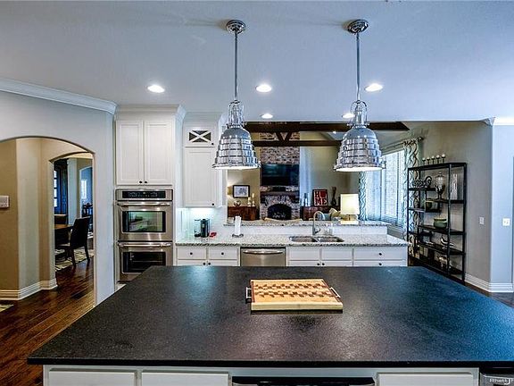 4th image of 344 N Limestone Dr #833