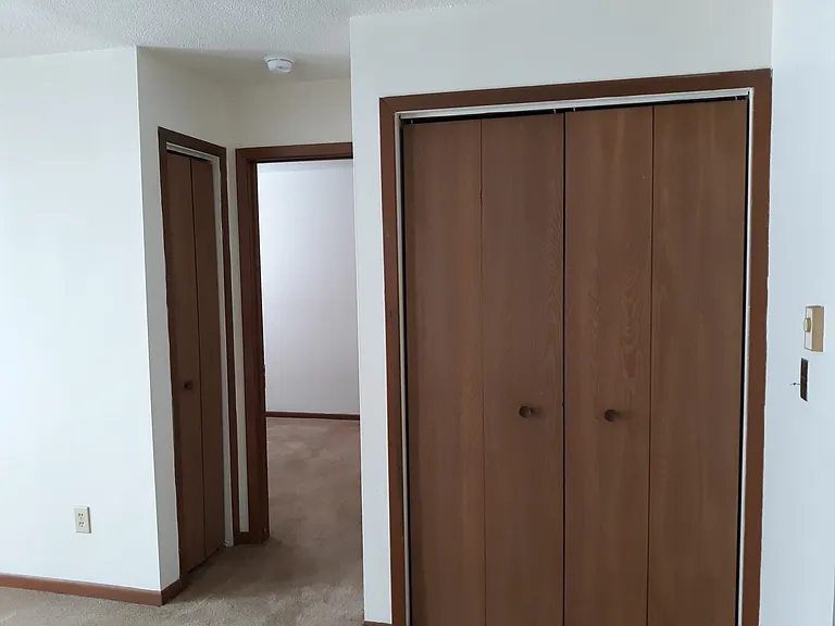 Redkey Apartments — Photo 12
