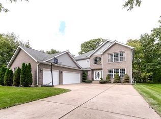 4270 Harper Ave, Gurnee, IL 60031