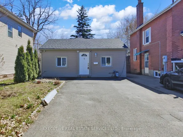89 John St, Brampton, ON L6W 1Z4
