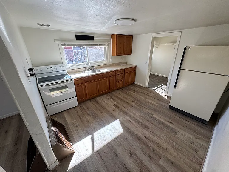312 Peach Ave — Photo 13