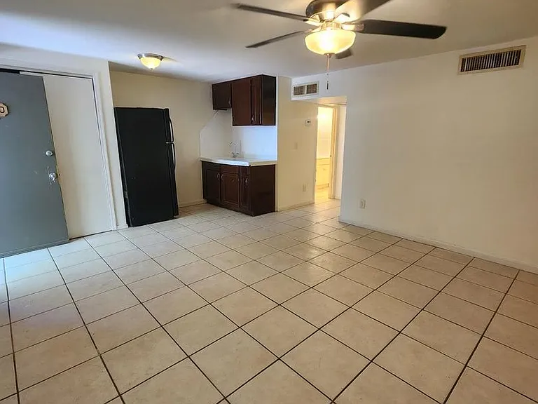 Modern Quarters Apartments — Photo 4