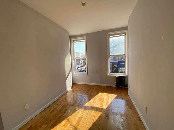 2nd image of 197 Wyckoff Ave Floor 2
