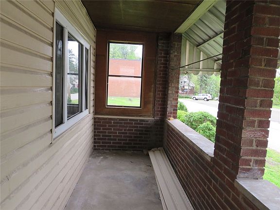 2nd image of 276 McKinley St