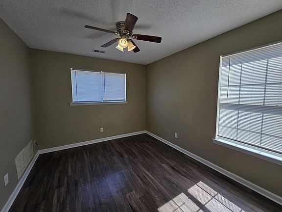 4th image of 4866 Royal Run Dr