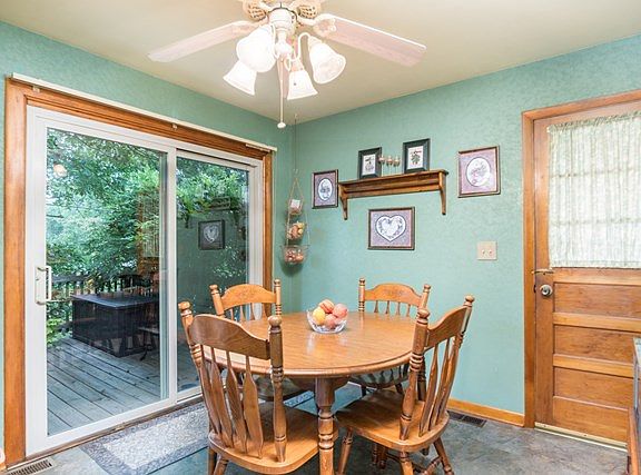 4th image of 2923 Greenhill Dr