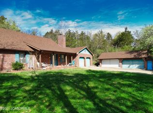 1220 Tree Valley Ln, Jefferson City, MO 65109