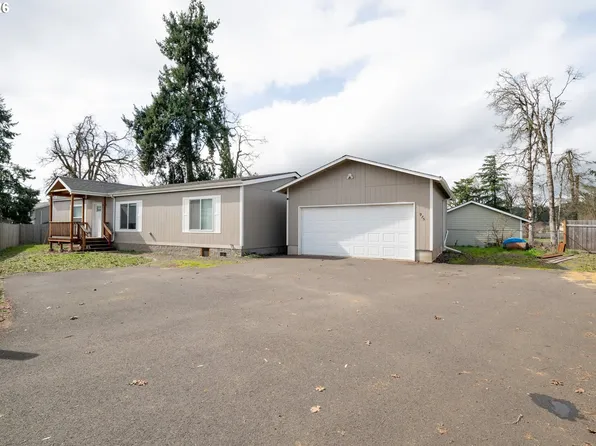 975 N 16th St, Cottage Grove, OR 97424
