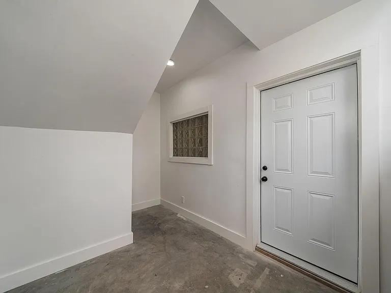 3501 Bryan St — Photo 22